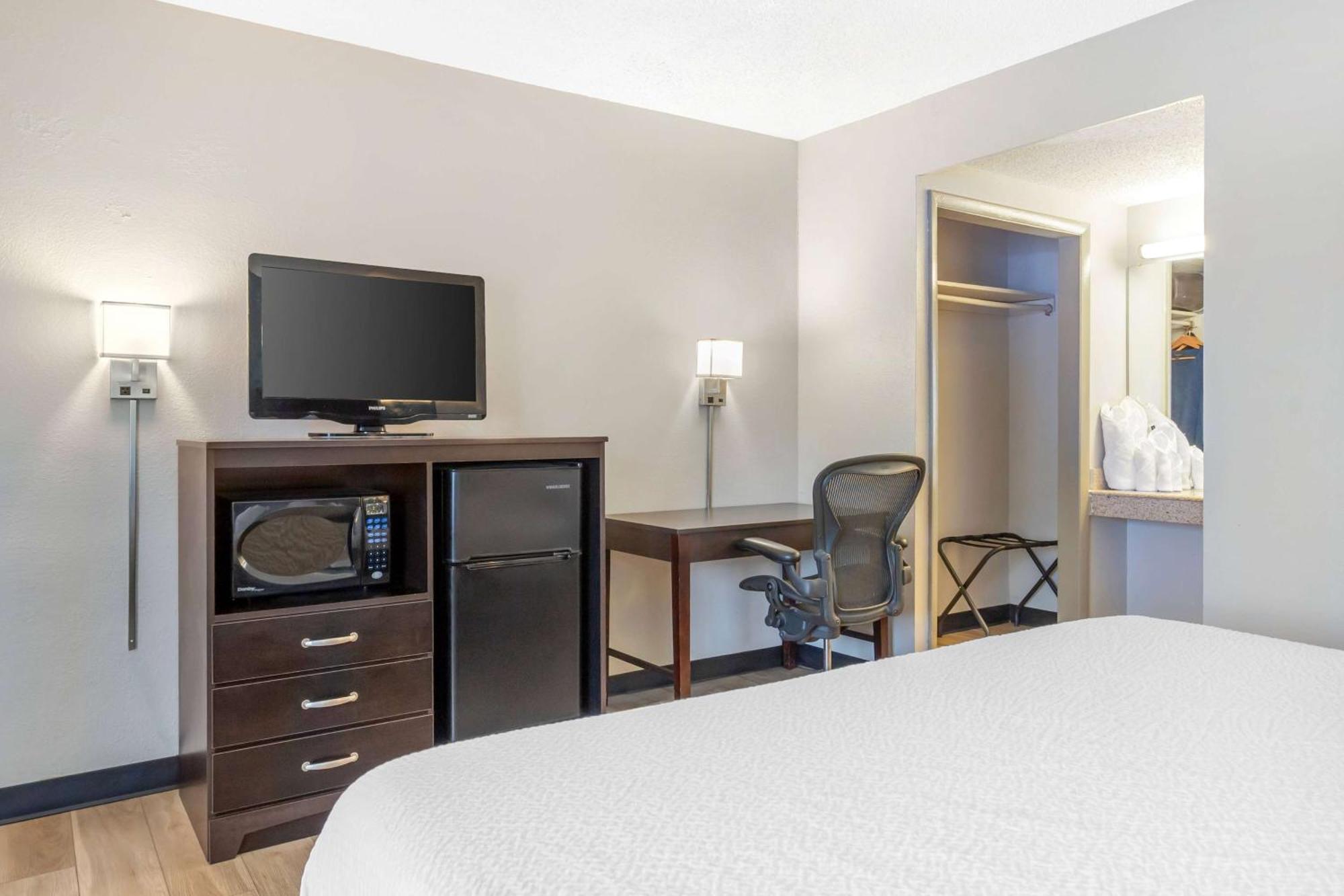Days Inn By Wyndham Wrightstown Mcguire Afb Bordentown Exterior foto