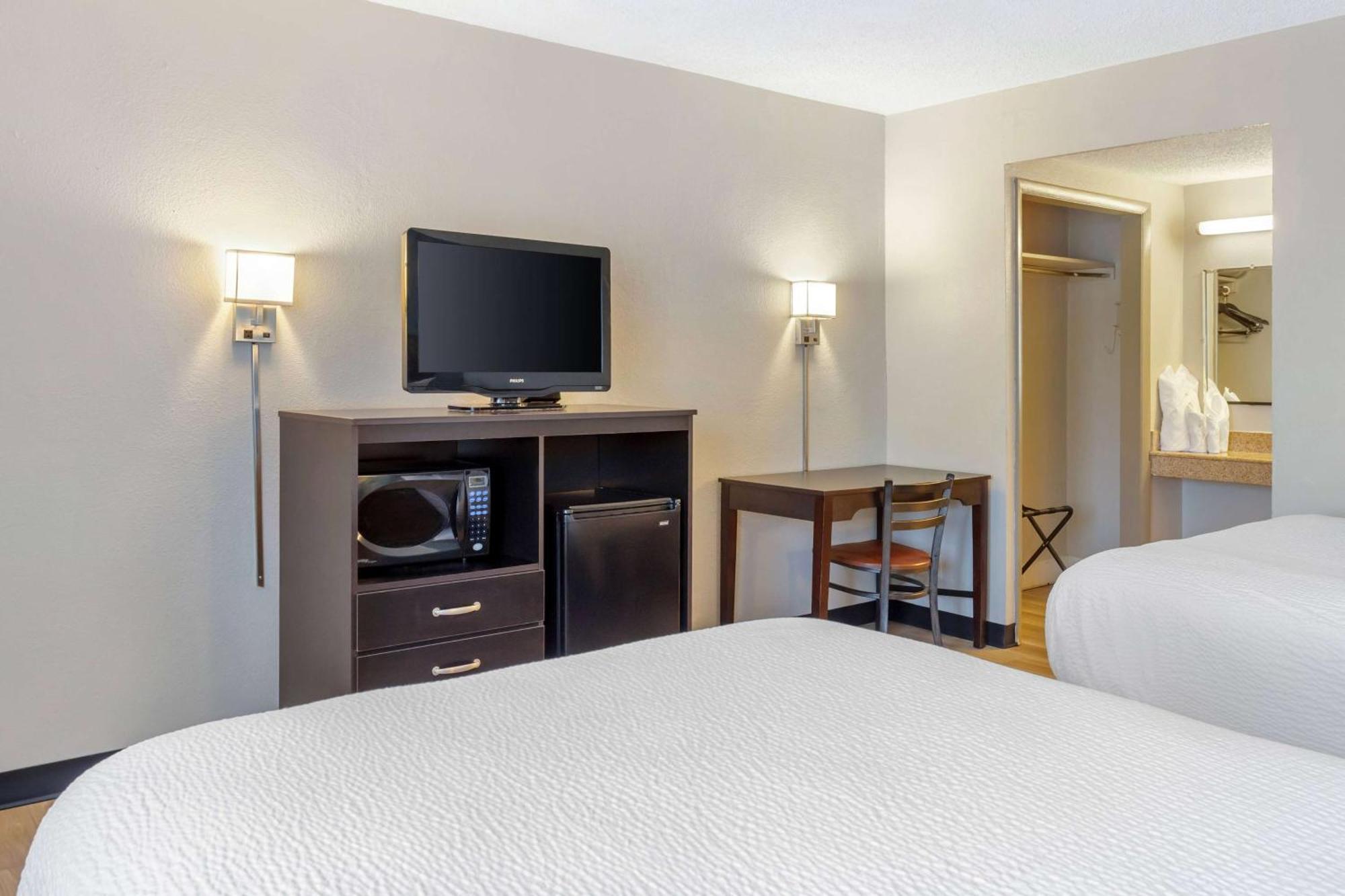 Days Inn By Wyndham Wrightstown Mcguire Afb Bordentown Exterior foto